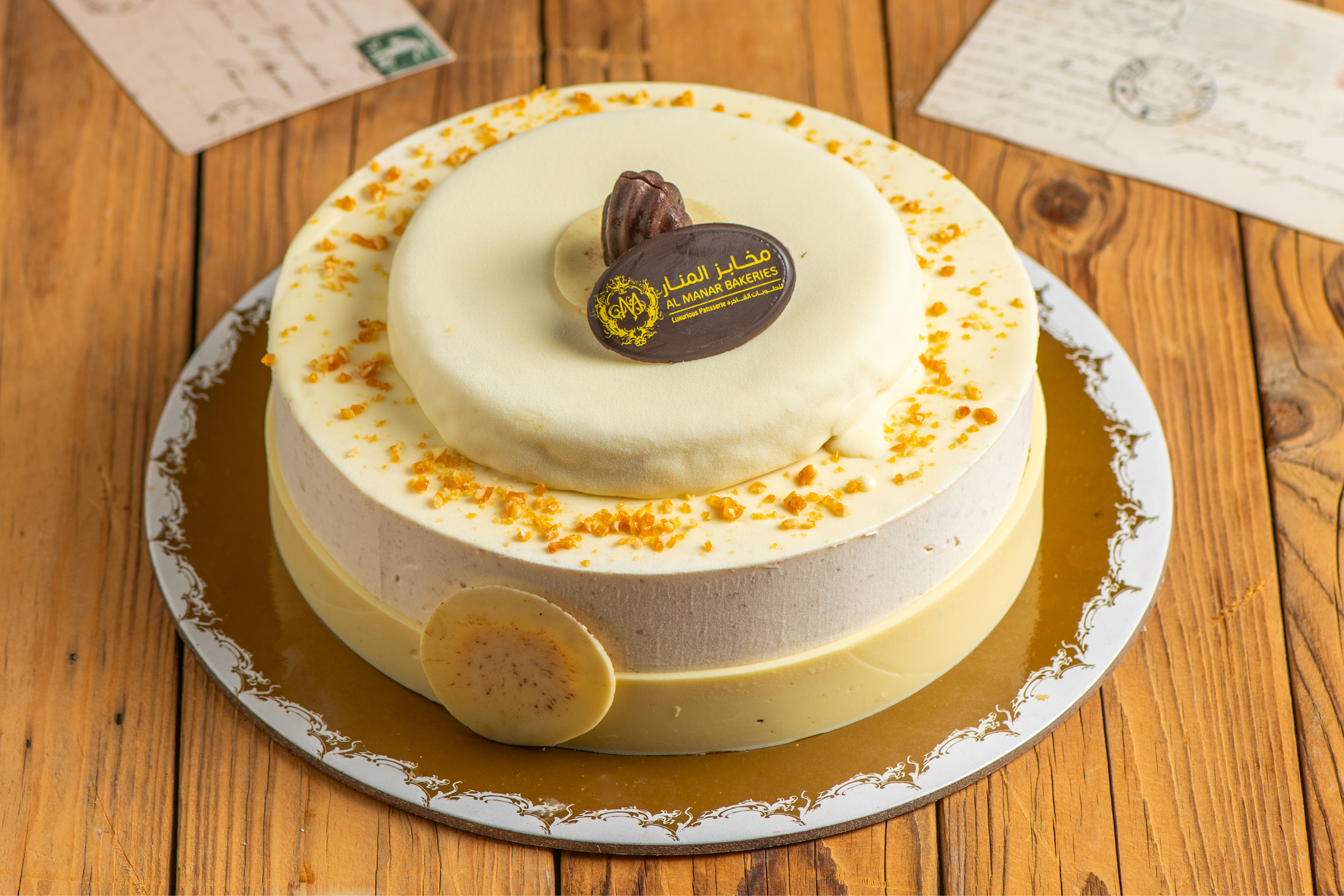 Almond ice cream cake
