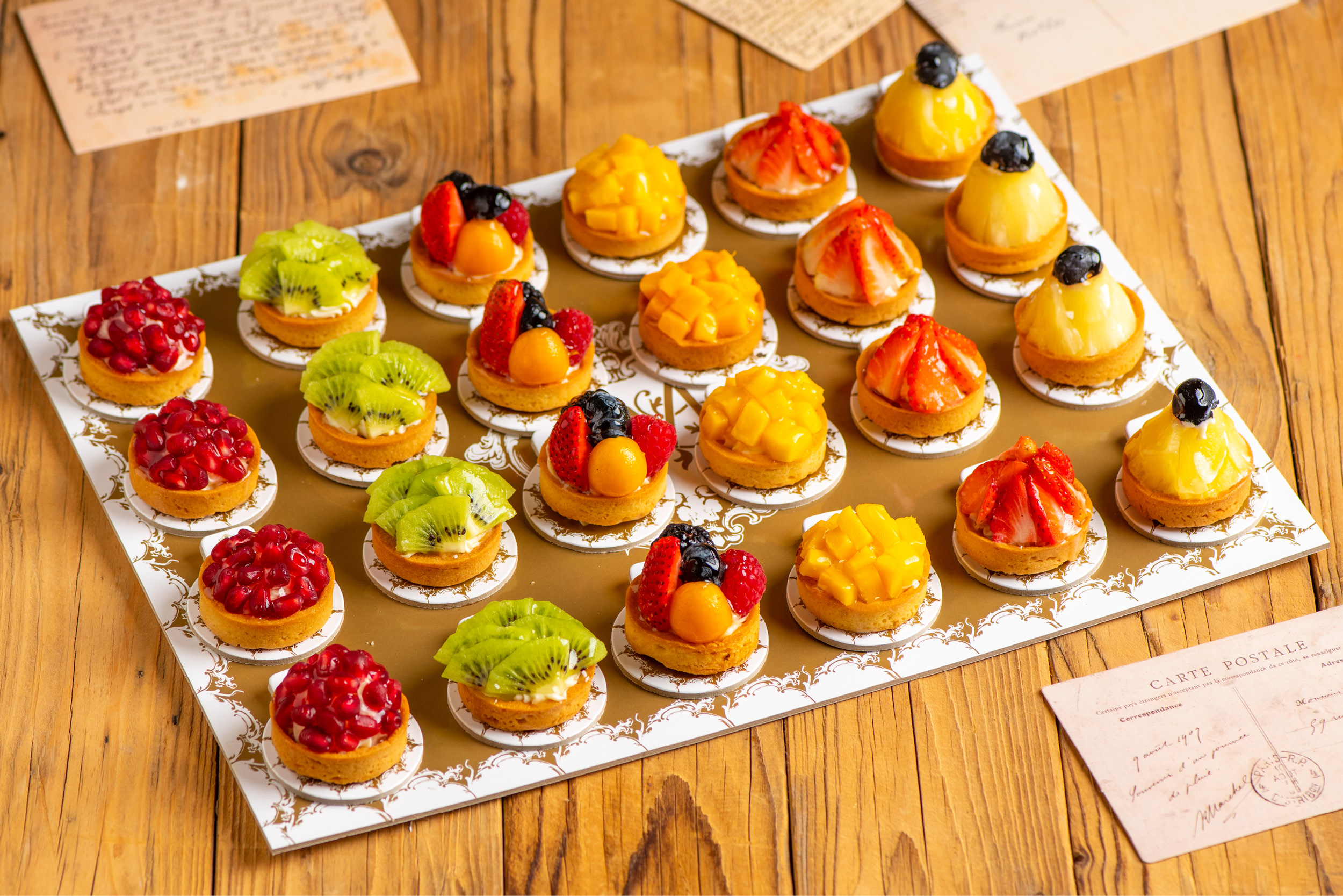 Mini fruit tart